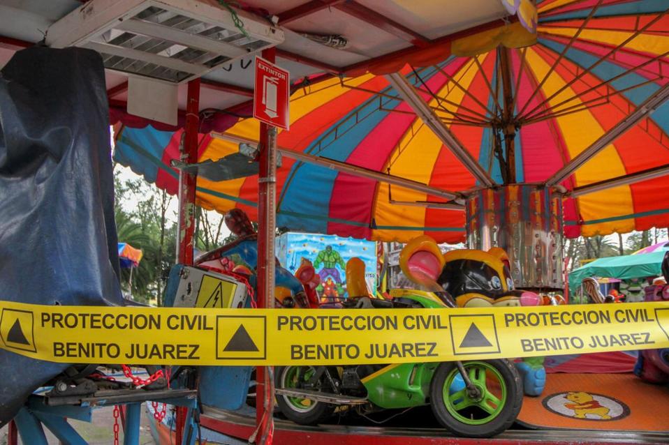 Feria de Parque de los Venados es suspendida por falta de protección civil.
