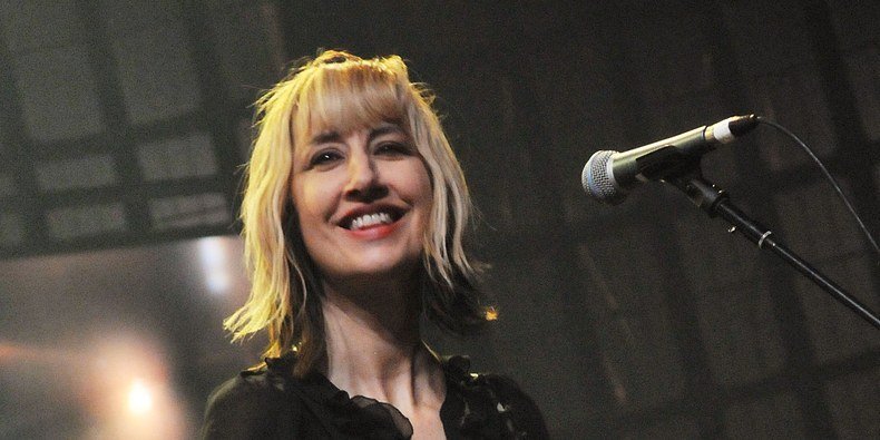 Murió Kim Shattuck, líder de The Muffs y ex bajista de Pixies (Twitter).