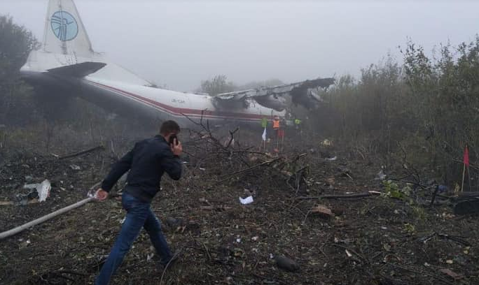 Avión se desploma por falta de combustible en Ucrania. Facebook: Vladyslav Kryklii