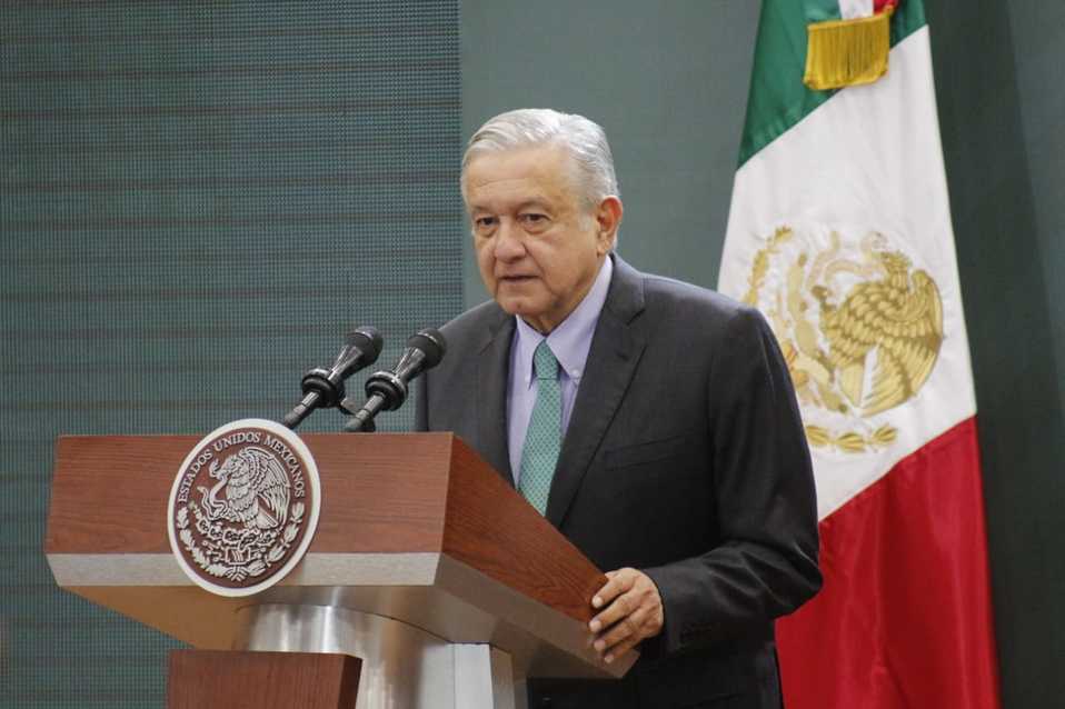 Actualmente los jóvenes poblanos que son contratados como aprendices y reciben tres mil 600 pesos, destacó el presidente Andrés Manuel López Obrador. 