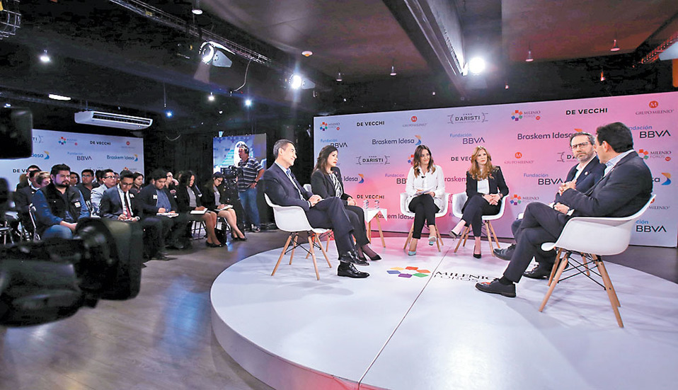 Panelistas del foro El ADN de las empresas. (Juan Carlos Bautista)