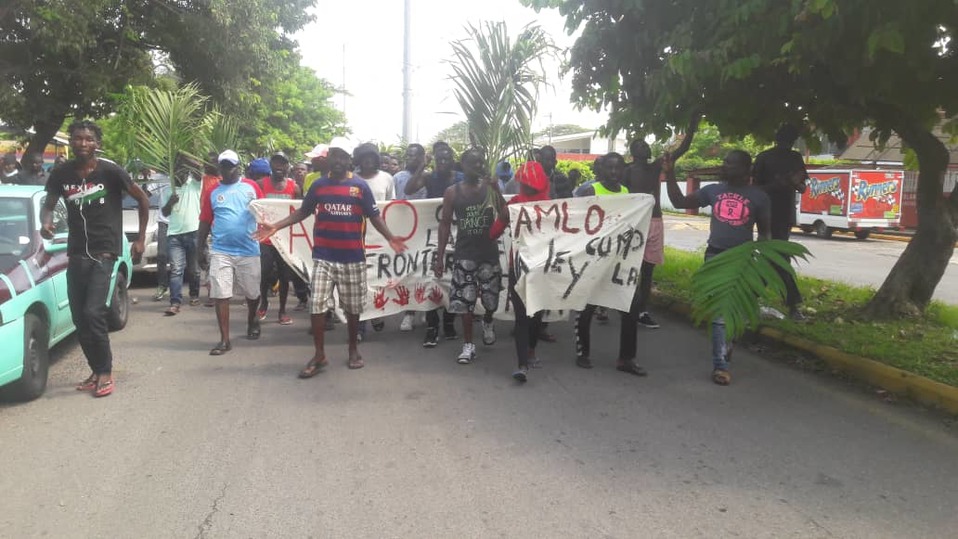 En una protesta en calma y sin incidentes, los llamados "extracontinentales" pidieron al gobierno federal evitar fricciones. (Especial)