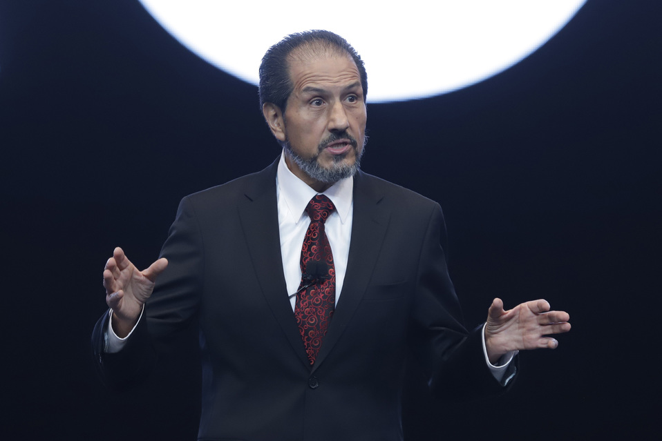 El rector Alfonso Esparza Ortiz rindió el segundo informe de actividades al frente de la máxima casa de estudios. (Enfoque)
