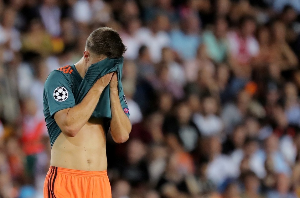 UEFA le abre expediente al Ajax por disturbios en la Champions League (Reuters)