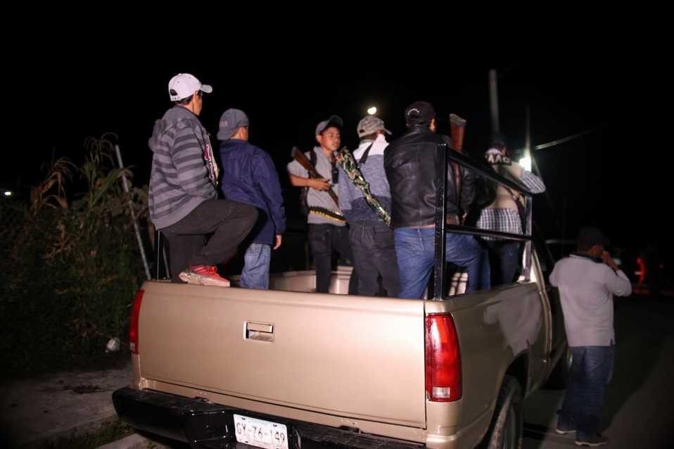 Policías Comunitarios en Apaxtla, Guerrero. (Omar Franco)