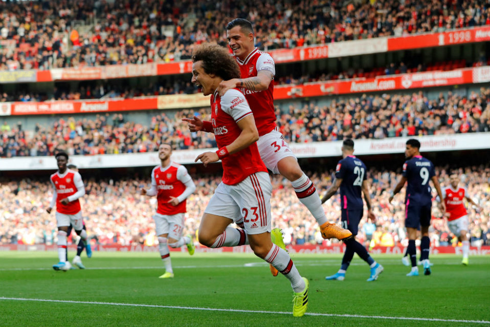 David Luiz le dio al victoria al Arsenal (AFP)