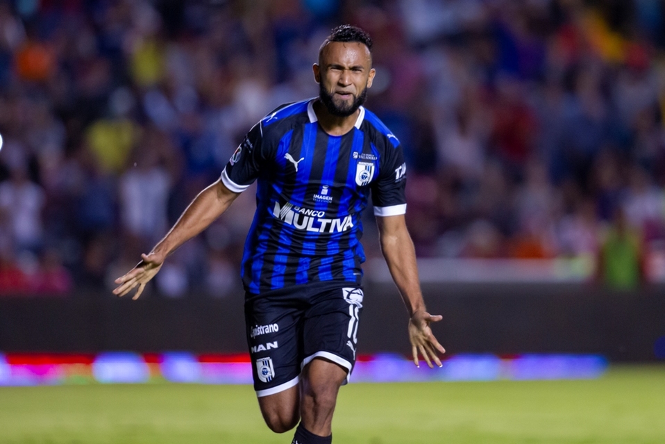 Gallos Blancos venció a Rayados (Imago7)