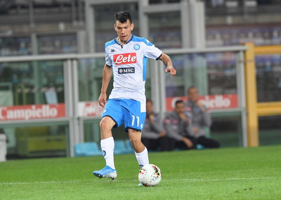 Hirving Lozano fue titular con el Napoli ante el Torino (Twitter @sscnapoliES)