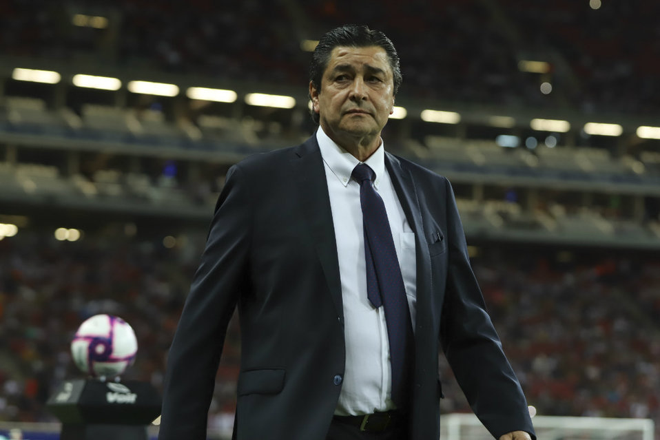 Luis Fernando Tena, director técnico de Chivas (Imago7)