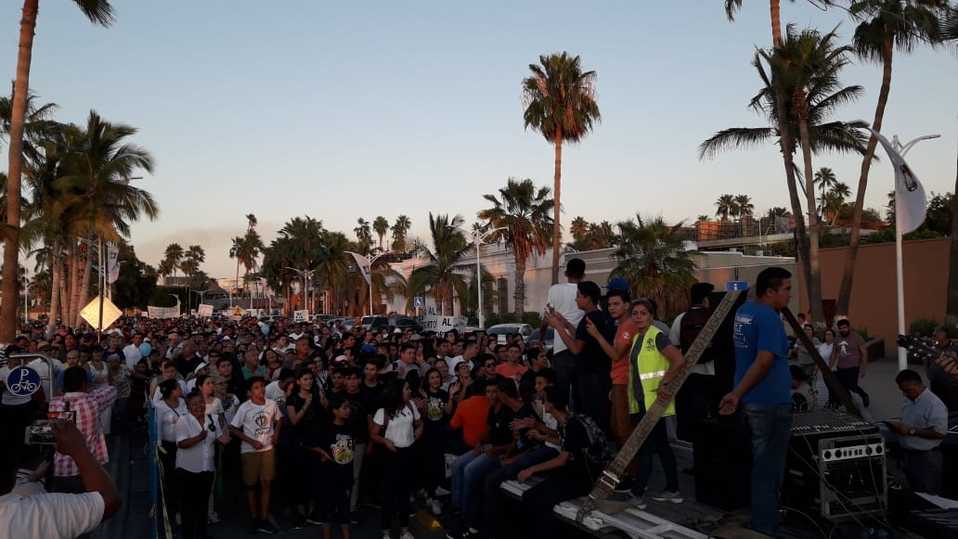 Los manifestantes marcharon para expresar su rechazo al aborto. (Margarita rojas)
