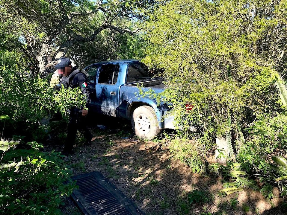 Camioneta asegurada.