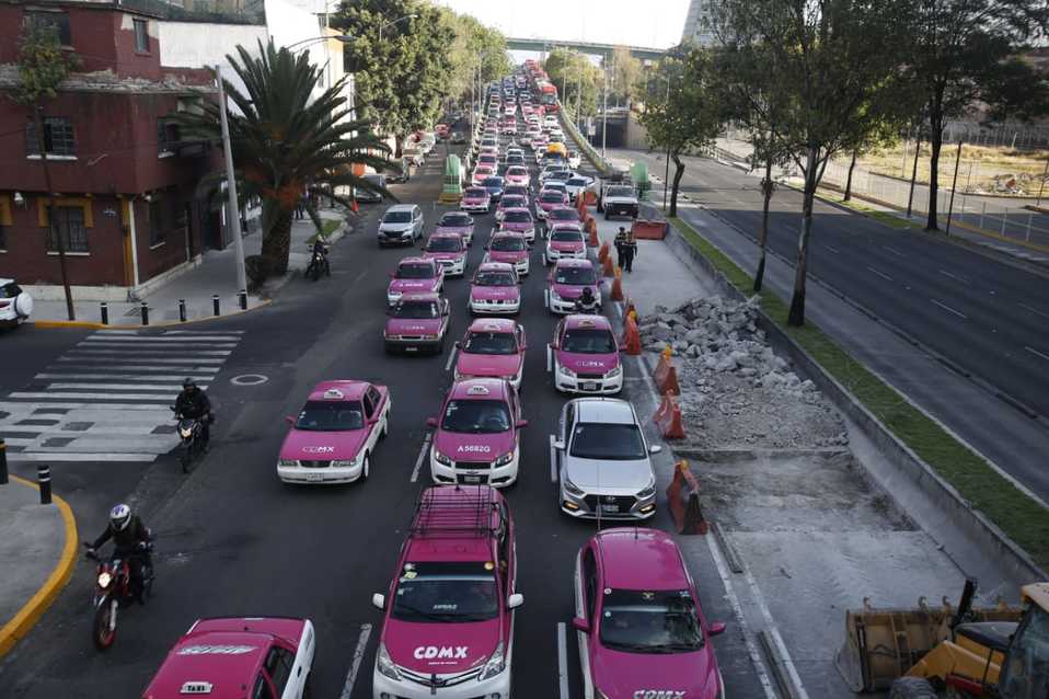 Comienzan las protestas de taxistas en la Ciudad de México. /Ariana Pérez