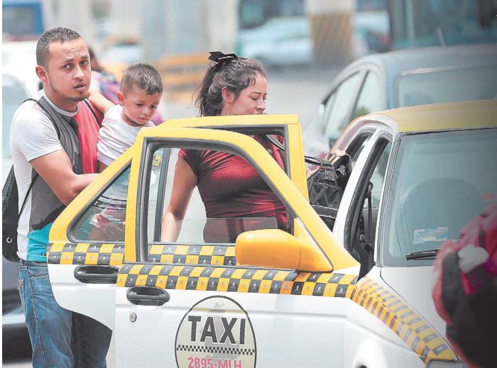 Fuerza Estatal Taxista AC indicó que tienen 30 días para tramitar un recurso legal. RAÚL PALACIOS