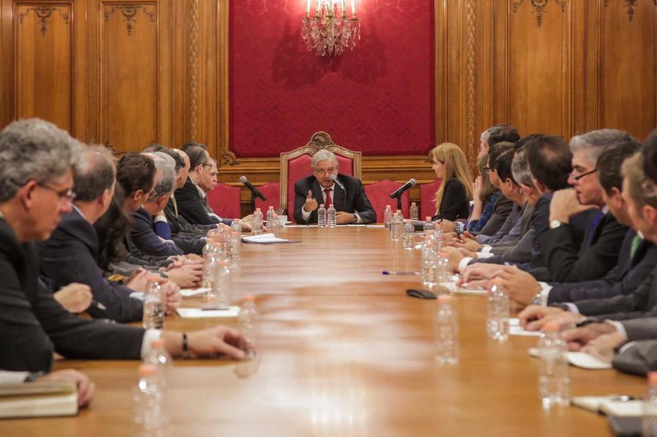 El Presidente durante la reunión con empresarios en Palacio Nacional (Especial)