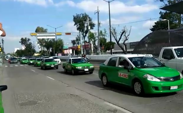 Taxistas inconformes con app digitales