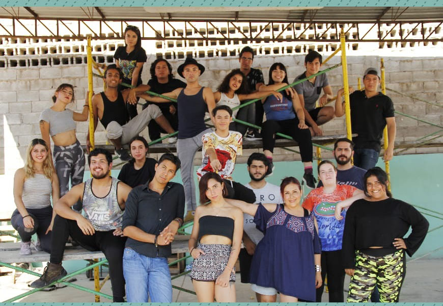 Más de 50 actores que integran el elenco del musical RENT. (Cortesía)