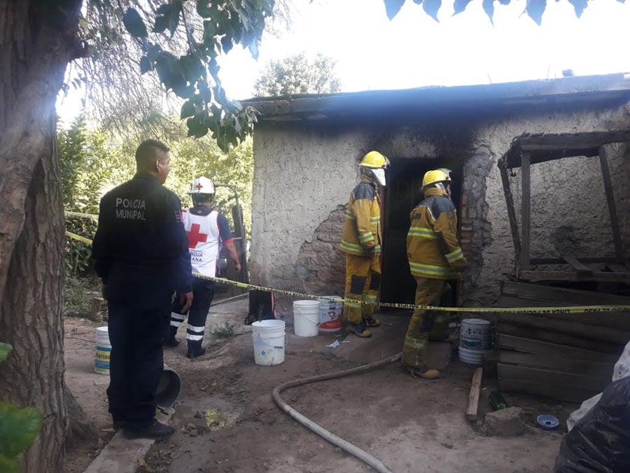 Cuando los bomberos llegaron la pareja de ancianos que ya se encontraban sin vida. (Notivox Digital)