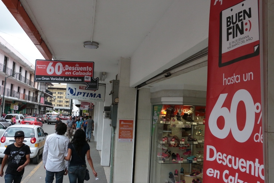 Comerciantes se preparan para el Buen Fin.