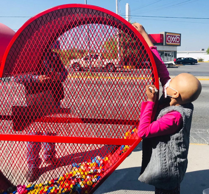 Uno de los contenedores será destinado a la pequeña Johana, niña de 7 años con cáncer. (Especial)