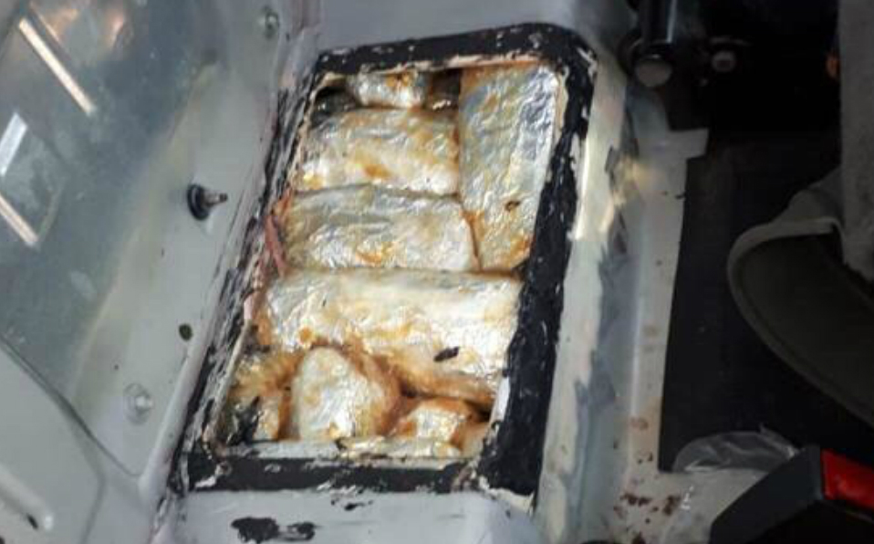 Encuentran droga en camioneta en San Fernando (Foto/CORTESÍA)