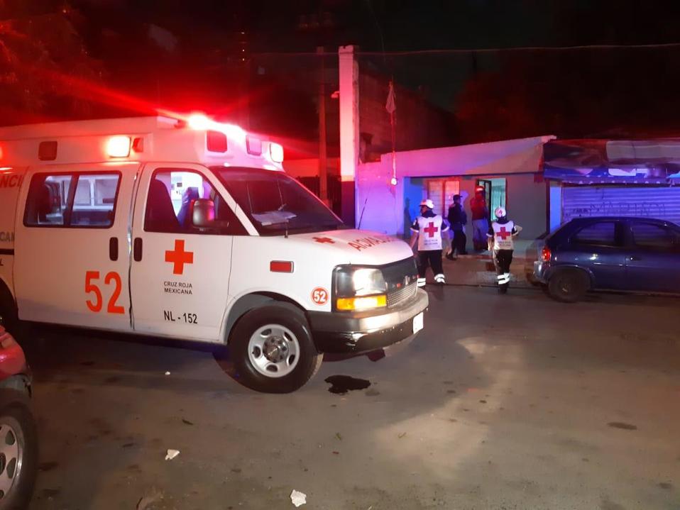 La mujer sufrió lesiones en rostro y brazos. (Foto: Mayte Villasana)