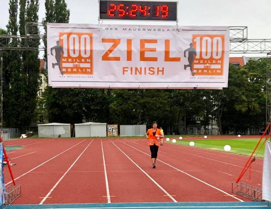 Nahila Hernández San Juan en las 100 millas de Berlín (Especial)