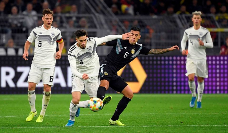 Alemania y Argentina empataron 2-2 (AFP)