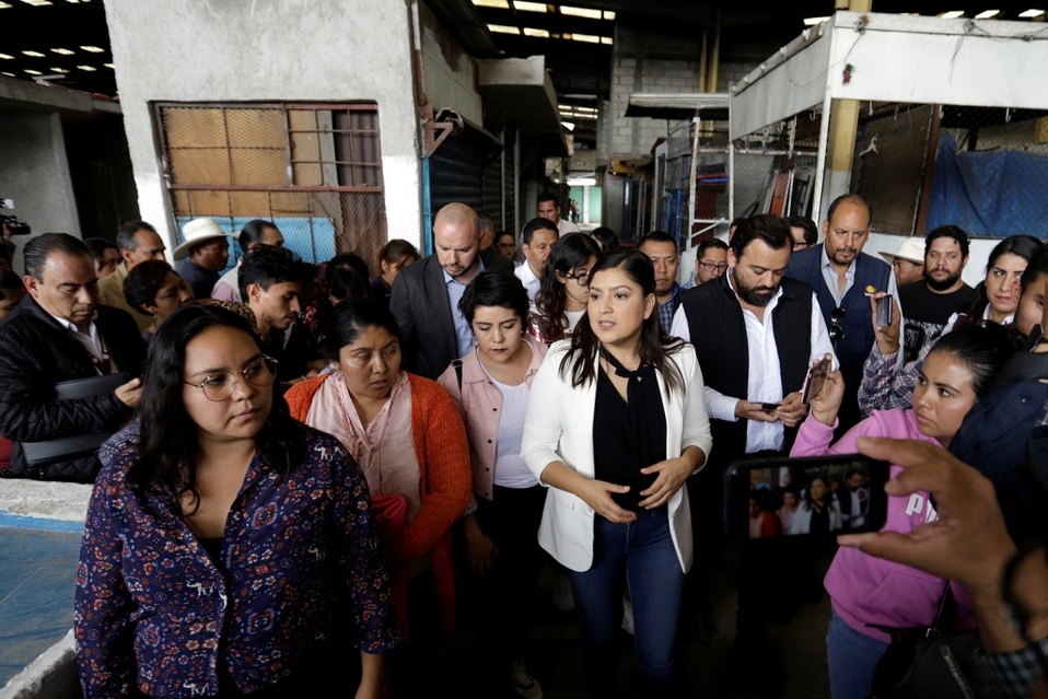 Recorre Claudia Rivera el Mercado Unión (Agencia Enfoque)