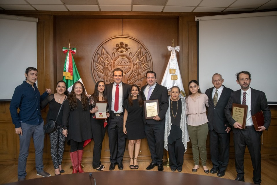 El alcalde de Monterrey, Adrián de la Garza Santos, encabezó la ceremonia de reconocimiento. (Foto: monterrey.gob.mx)