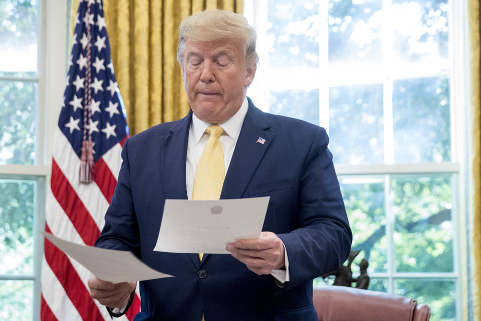 Donald Trump también había anunciado que la visa de inmigrante no se daría a quienes no tuvieran seguro. (AP)
