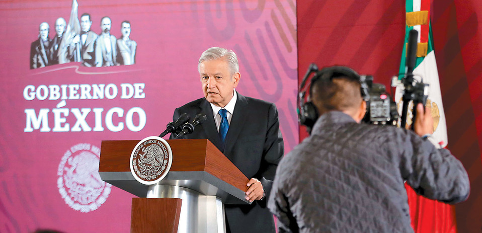 El mandatario ofrece investigar manejos indebidos con concesiones de agua. (Jesús Quintanar)