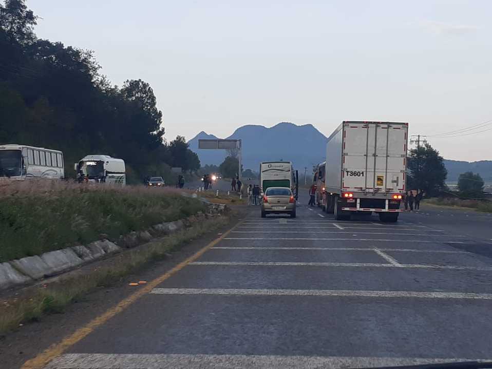 Los normalistas buscan conseguir plazas de trabajo a través de la presión a las autoridades. (Jocelyn Estrada)