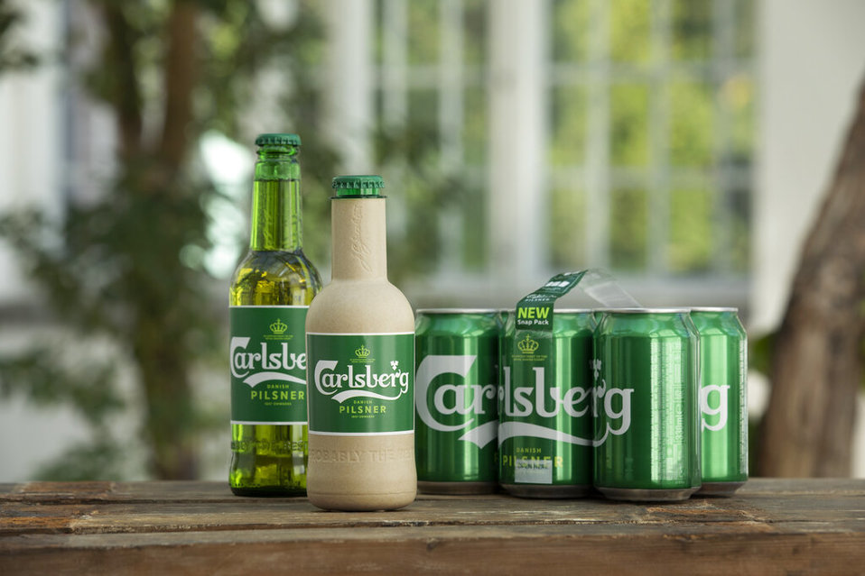 Nueva botella de papel de Carlsberg (AP)