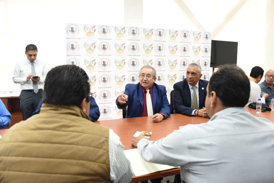 Sindicato Mexicano de Electricistas (SME)  y diputados del Grupo Legislativo Morena. (Cortesía)