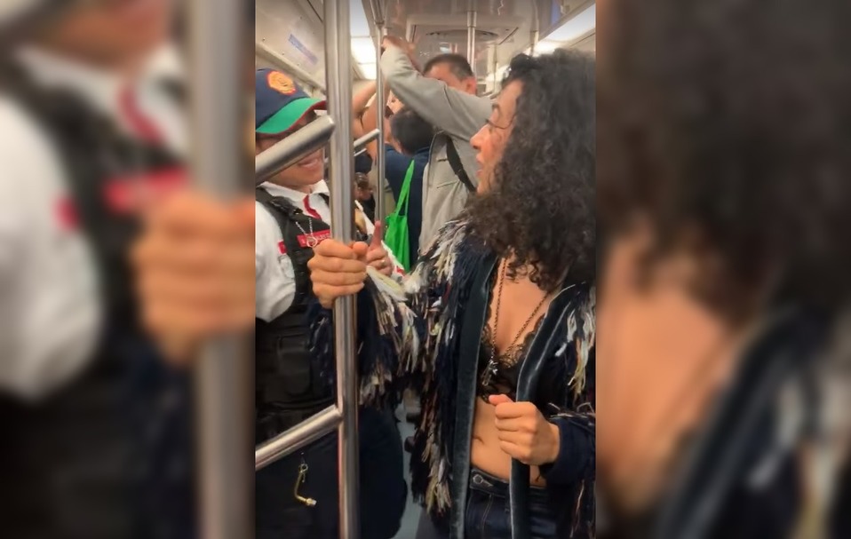 La cantante fue detenida por un elemento de la PBI por cantar en el Metro | Especial