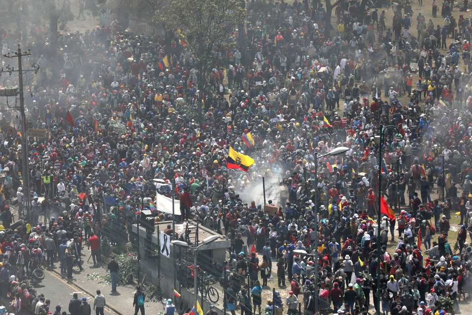 Los manifestantes han cerrado pozos petroleros en varias partes de Ecuador. (AP)