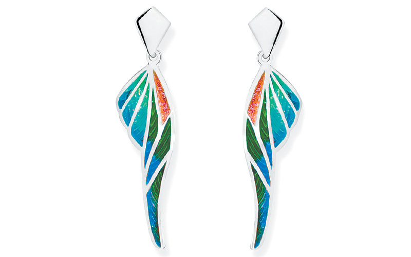 Estos aretes están inspirados en el quetzal. (Especial)