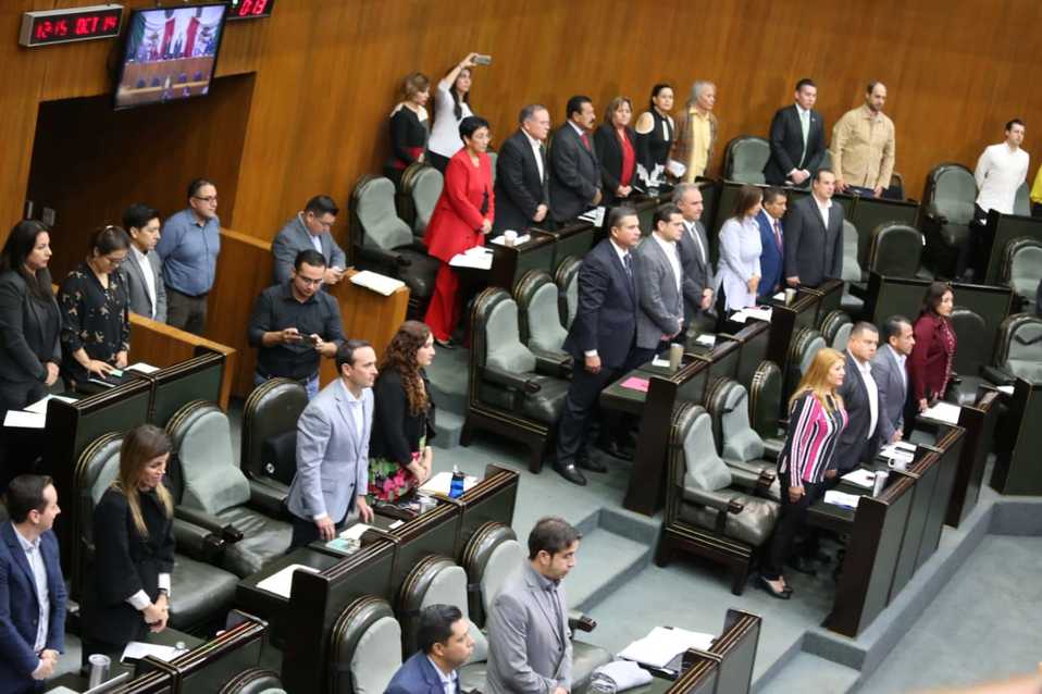 El equipo jurídico del Congreso local acudirá a la Corte para entregar el recurso legal. Foto: Jorge López
