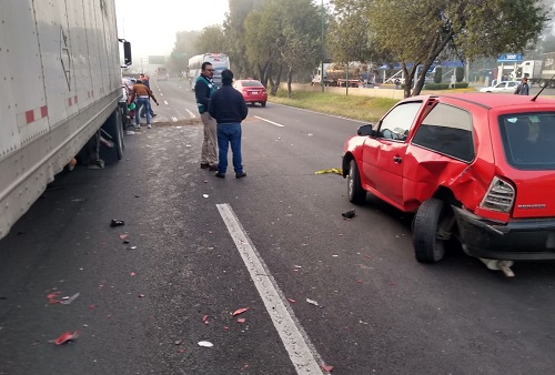 Se llevan a cabo maniobras para retirar las unidades. (Especial)