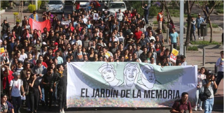 En múltiples marchas, exigen justicia por los jóvenes desaparecidos. (FERNANDO CARRANZA)