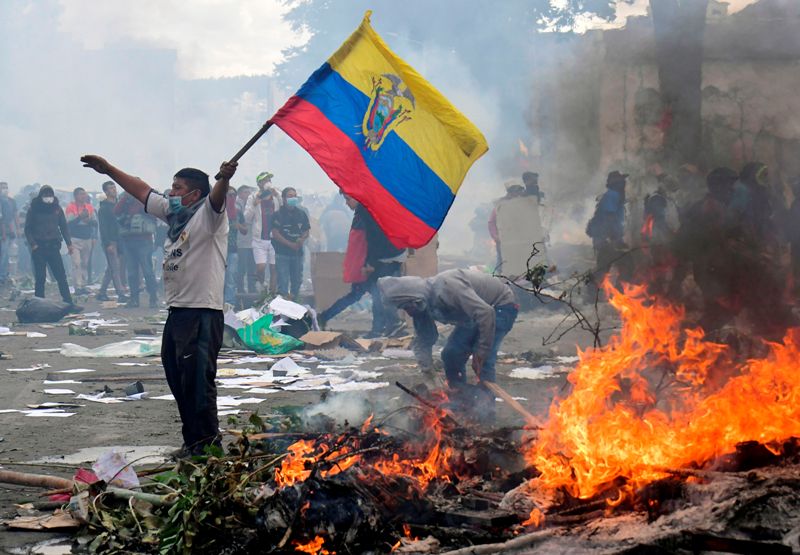 Las protestas sociales empezaron poco después de que Moreno decretara a inicios de octubre un duro paquete económico. (AFP)