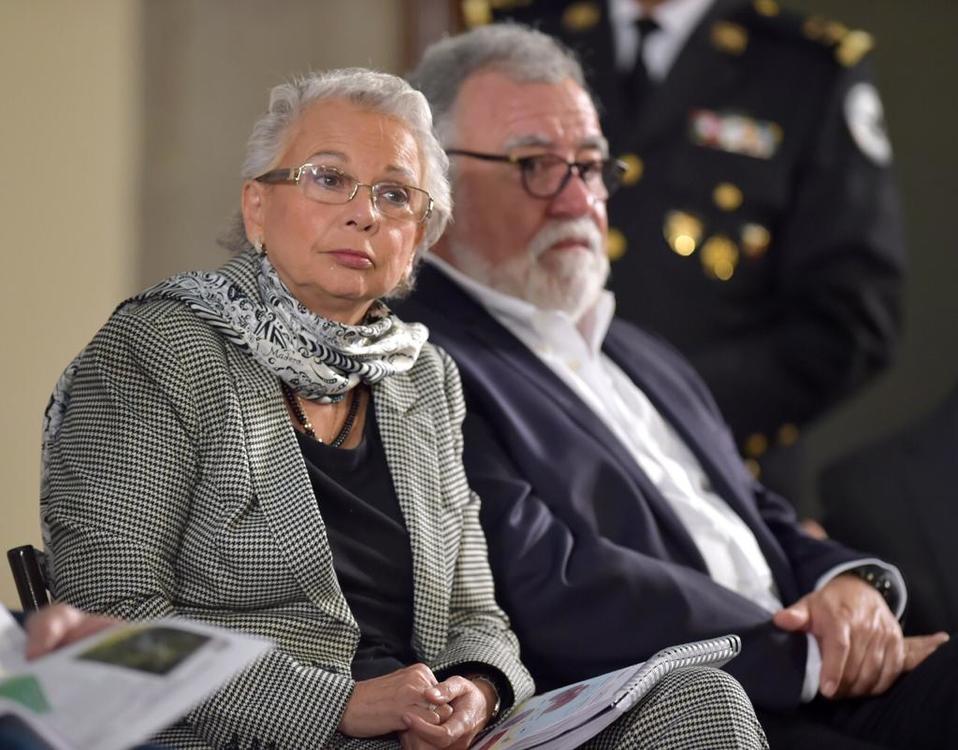 La secretaria de Gobernación, Olga Sánchez Cordero y el subsecretario de Gobernación, Alejandro Encinas/Presidencia.
