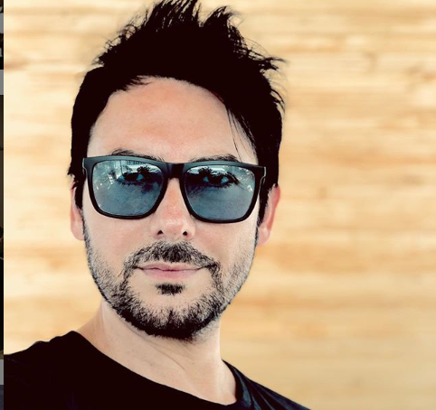 Beto Cuevas reveló que le fue infiel a su entonces esposa Estela Mora. (Instagram: iambetocuevas)