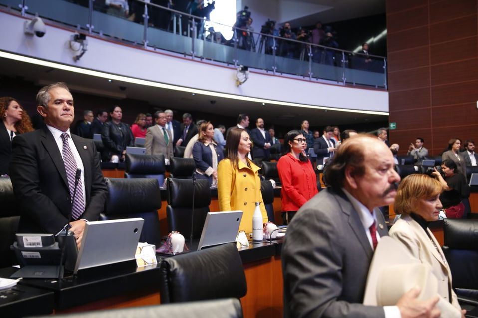 Minuto de silencio en el Senado. (@PtSenado)
