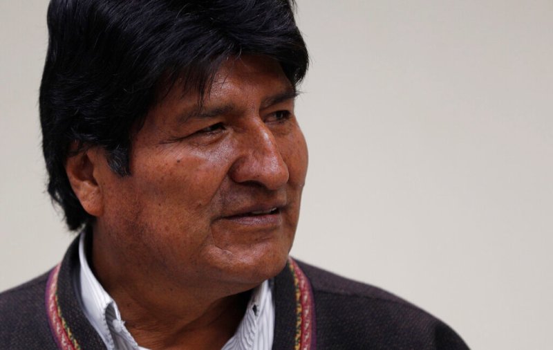 Oposición consideran que Morales usa el tema del “complot” de Estados Unidos para hacerse la víctima. (AP)