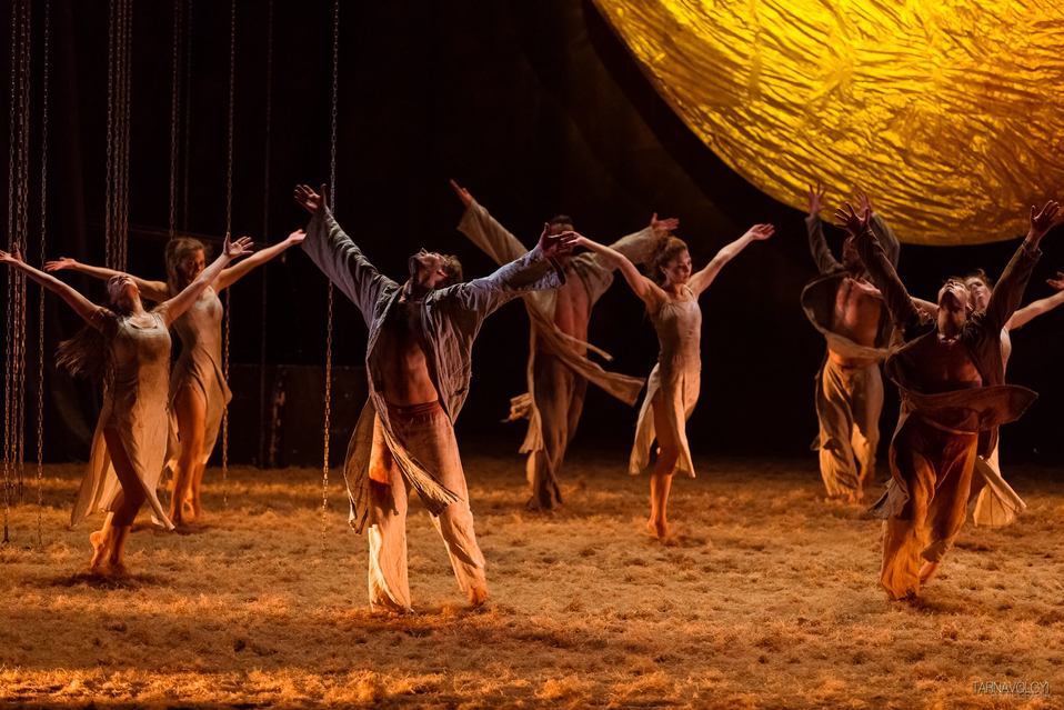 (Tomada de Facebook Szegedi Kortárs Balett/Szeged Contemporary Dance Company)