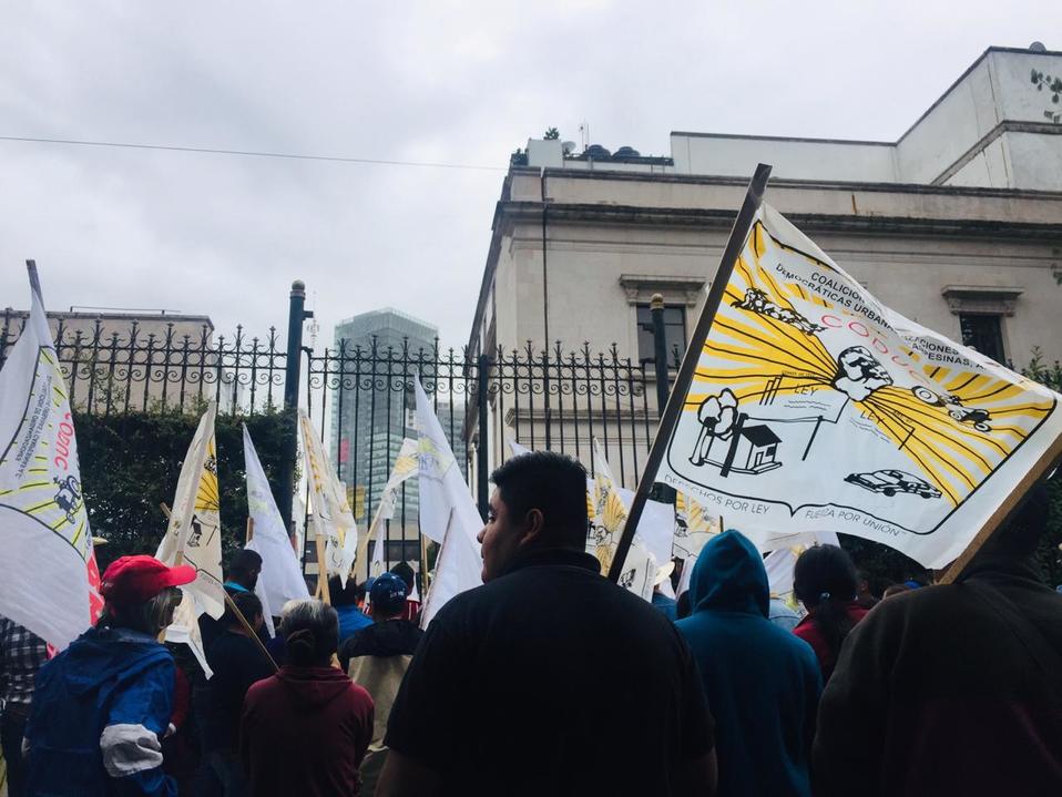 Integrantes de la organización campesina mantienen bloqueados los accesos a Segob.