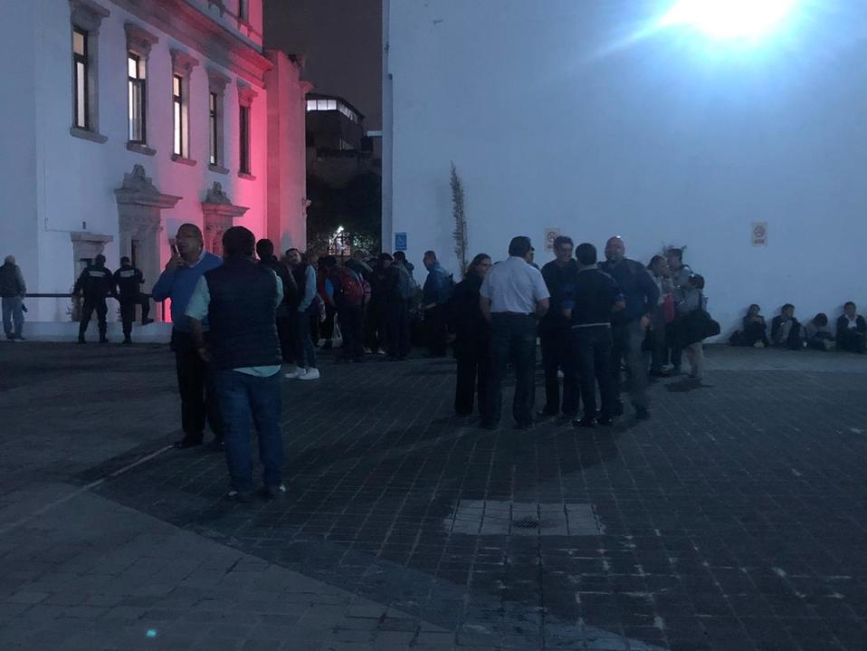 Personal de Segob permaneció retenido por varias horas. (Karina Palacios)