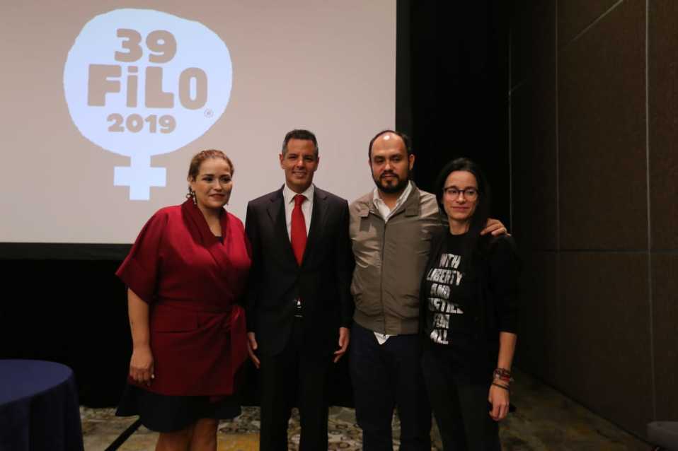 Presentación de la Feria del libro de Oaxaca con el gobernador Alejandro Murat, Guillermo Quijas, Adriana Aguilar y Gaby Jauregui. (Javier Ríos)