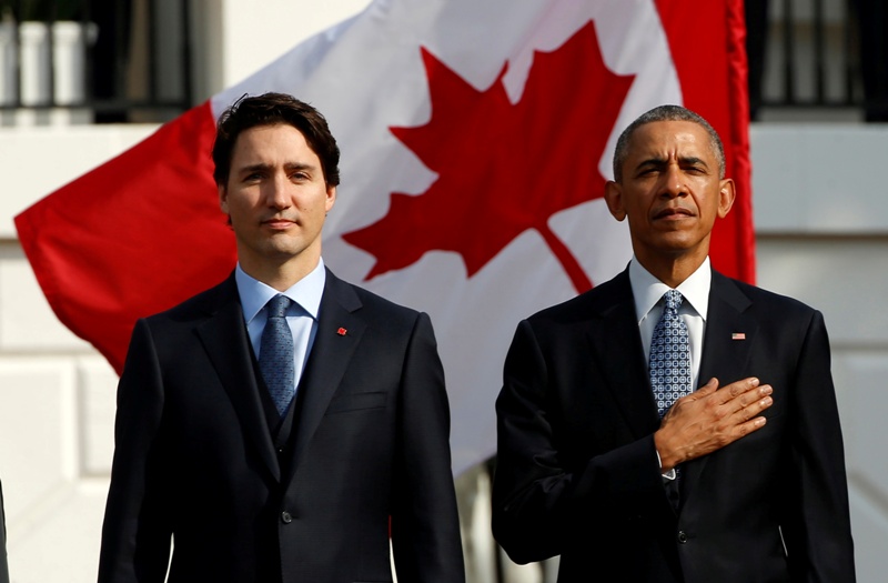 El ex presidente Obama y el primer ministro canadiense Trudeau durante una ceremonia en la Casa Blanca en Washington, en 2016. (Reuters)